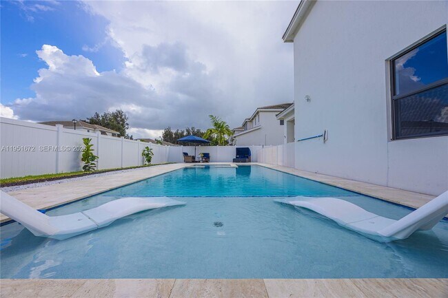 Building Photo - 7126 Rockwood Rd