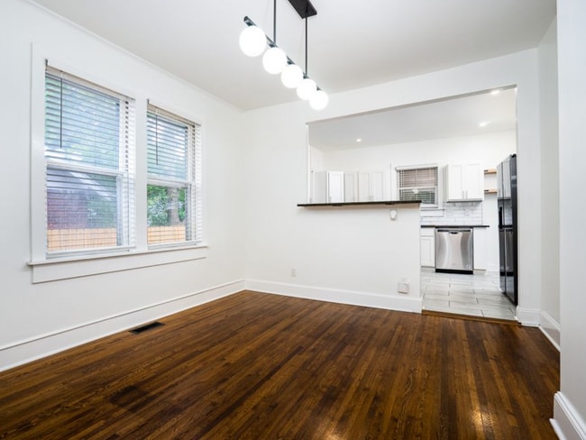 Dining Room - 2809 Tuckaseegee Rd