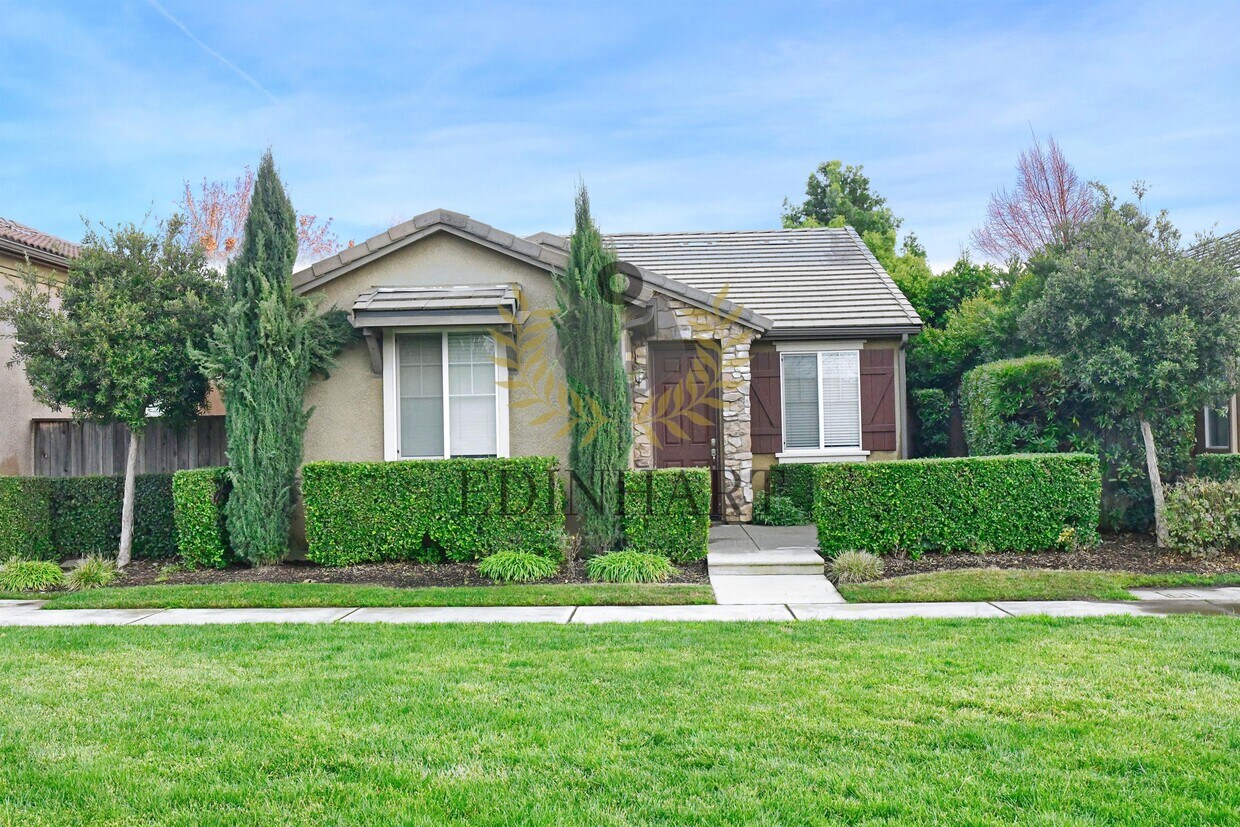 Foto principal - 3984 Heritage Ave