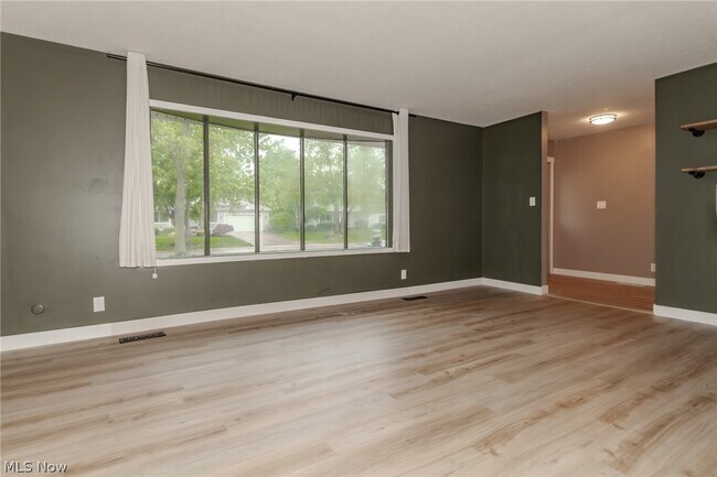 Foto del edificio - 8806 Norwood Dr