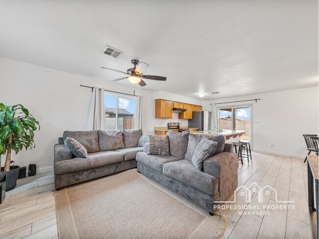 Foto del edificio - 3-bedroom, 2-bathroom home in Trail Estates