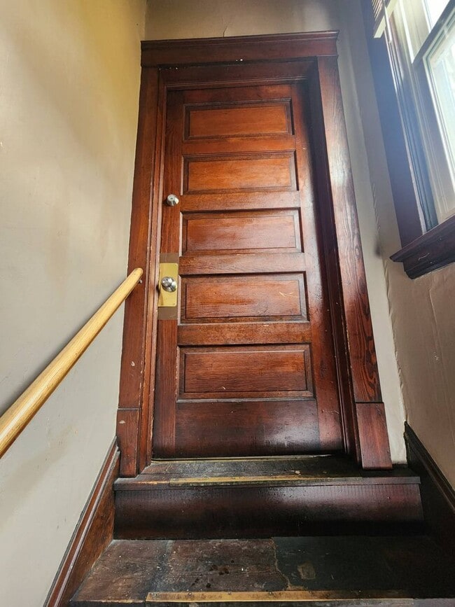 Foto del edificio - 2954 E 67th St