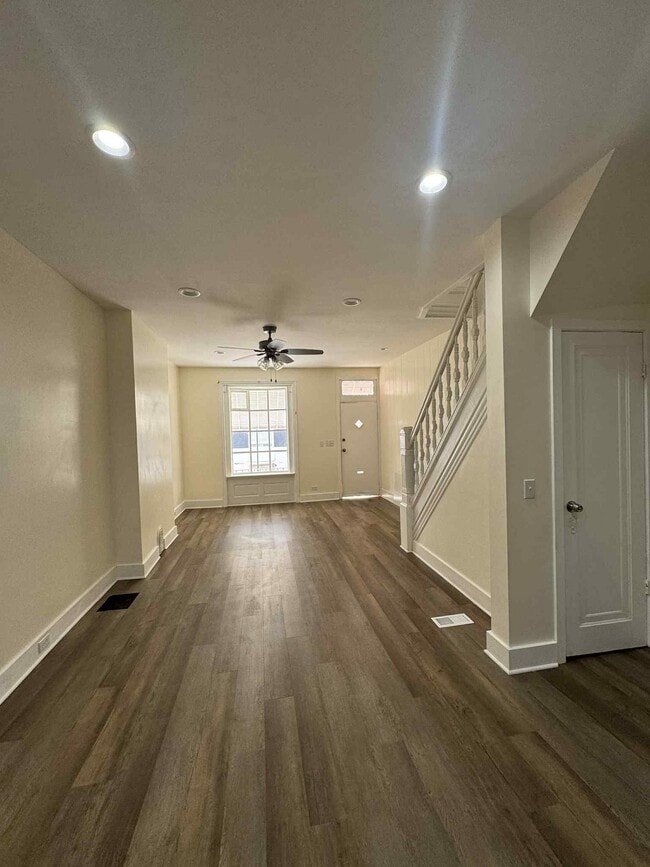 Building Photo - 1960 N Patton St