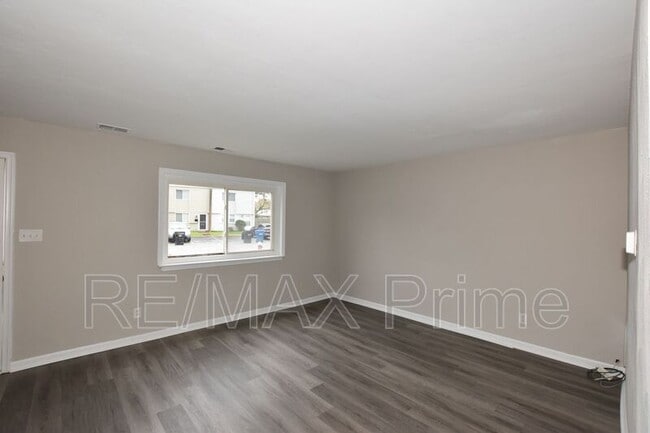 Building Photo - 1284 Green Cedar Ln