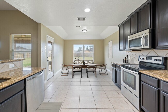 Building Photo - 18875 Maverick Ranch Rd E