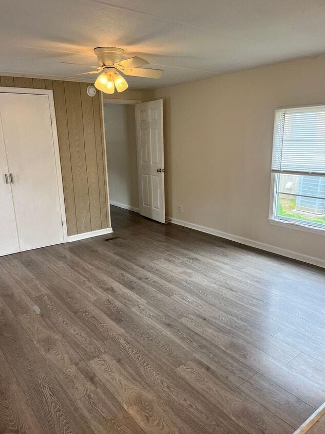 Primary Photo - Comfortable, Open, & Central Location