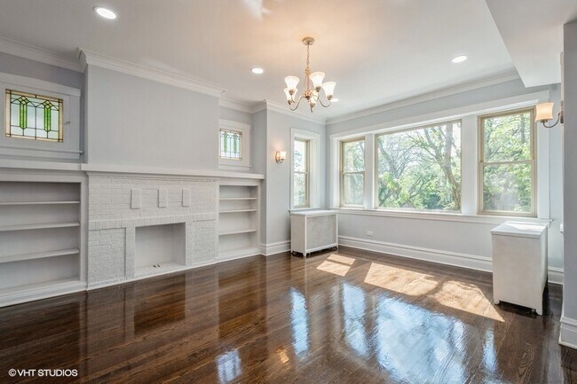 Foto del edificio - 6935 N HAMILTON Ave