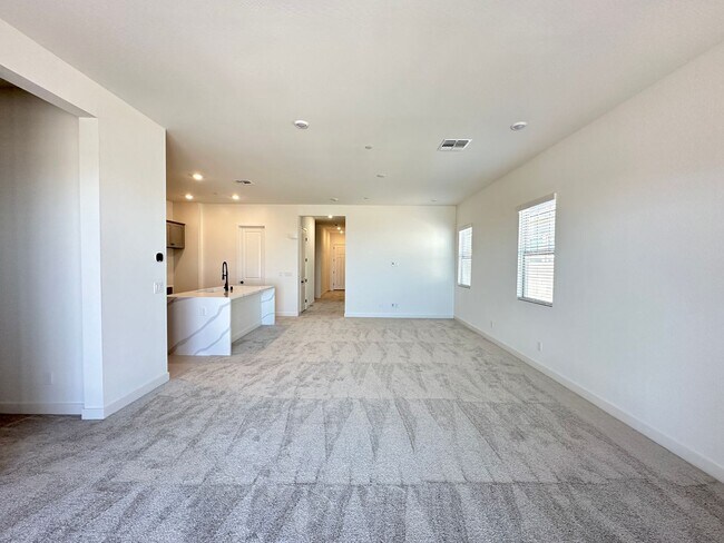 Building Photo - Summerlin Village