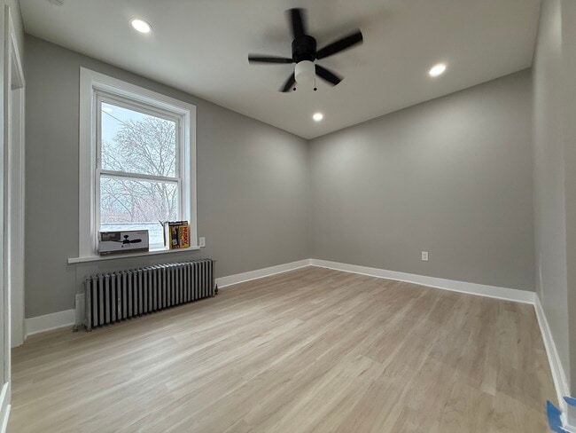 Building Photo - 3613 S Archer Ave