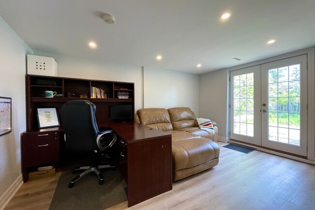 Building Photo - 4203 Wheelwright Crescent