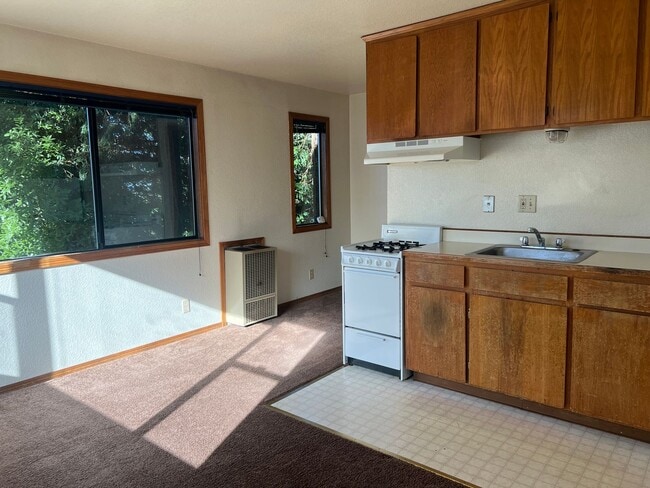 Building Photo - 356towe