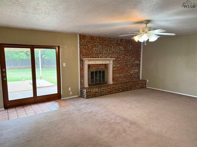Foto del edificio - 4614 Trailwood Dr