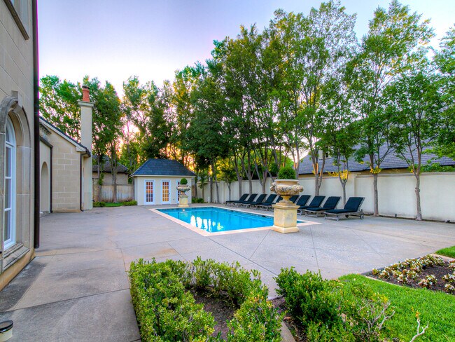 Foto del edificio - 5709 Mistletoe Ct