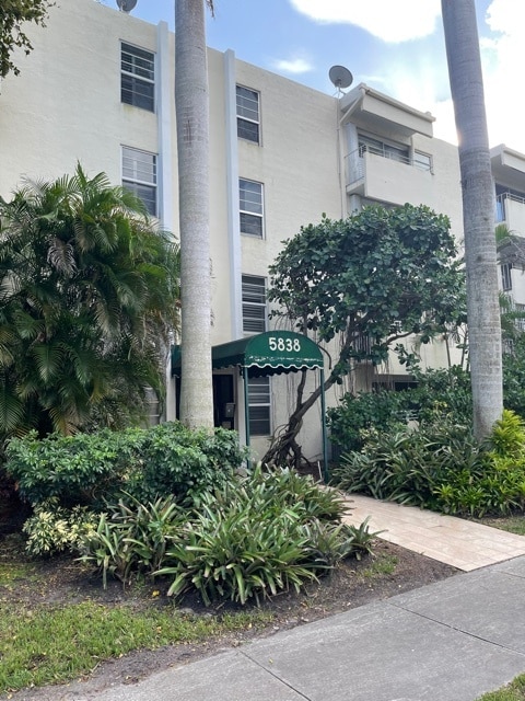 Building Photo - 5838 SW 74th Ter