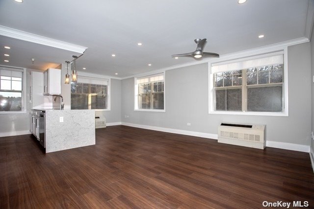 Foto del edificio - 25 Glen Cove Ave