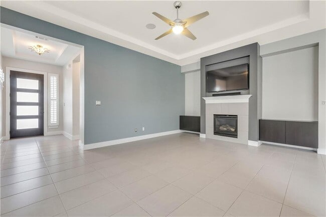Foto del edificio - 309 Jeffrey David Ln W