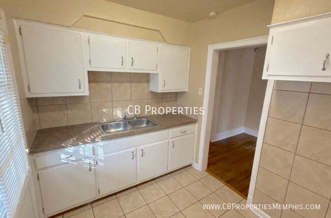 Foto del edificio - 3340 Douglass Ave