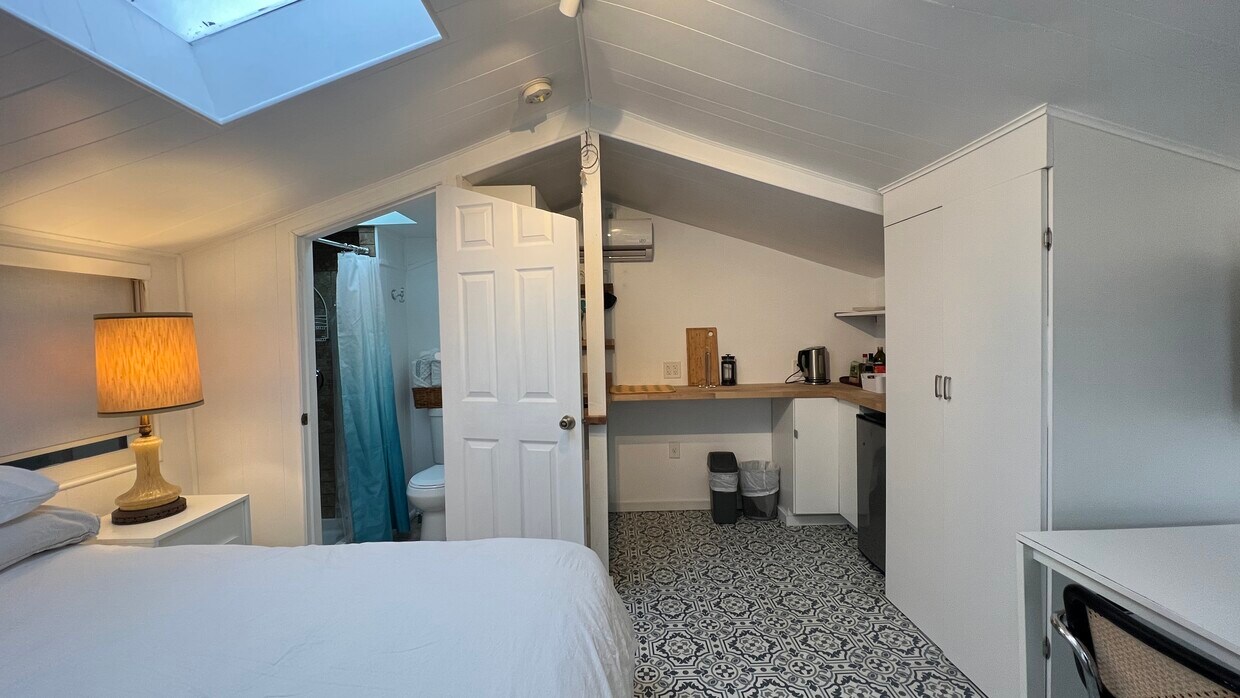 COCINA - 880 Commonwealth Ave