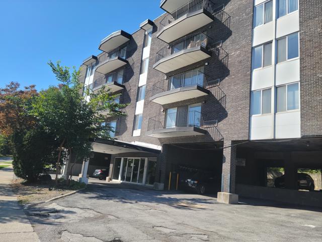 Primary Photo - 11116 S Longwood Dr