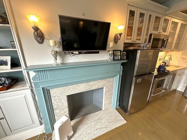 Building Photo - 88 Charles St