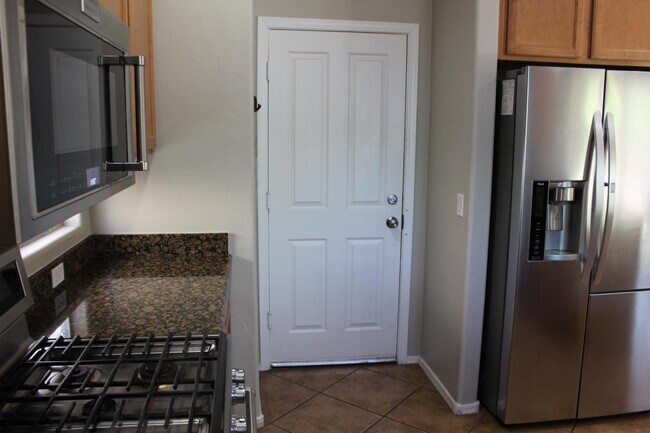 Building Photo - 10690 S Kush Canyon Ln