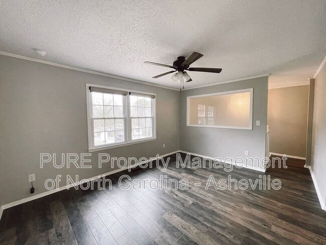 Building Photo - 68 Wake Robin Way