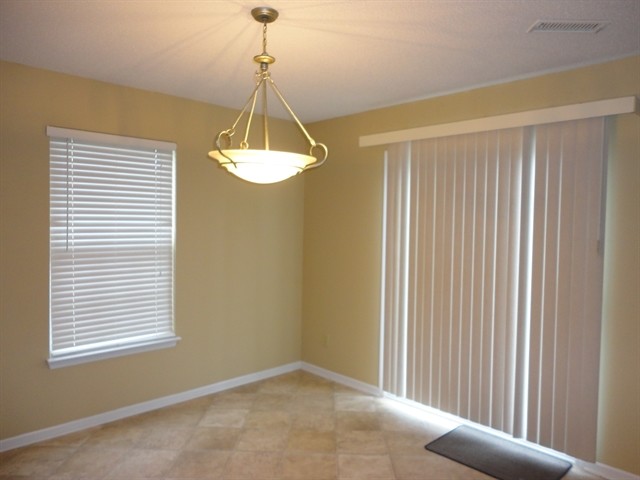 Foto del edificio - 1619 Howell Dr