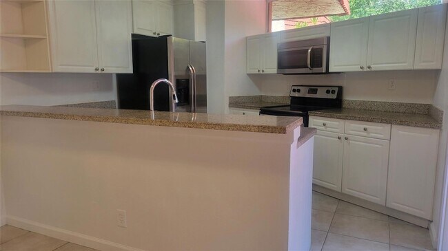 Foto del edificio - 8099 Severn Dr