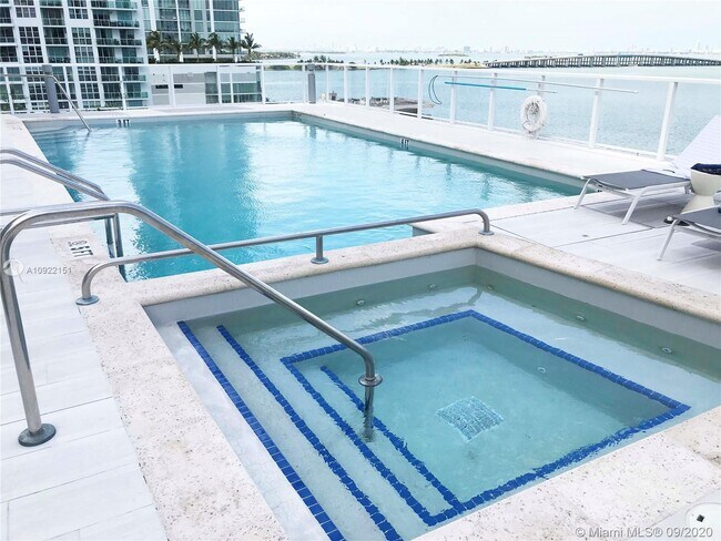 Foto del edificio - 601 NE 27th St 1807 Miami Fl 33137