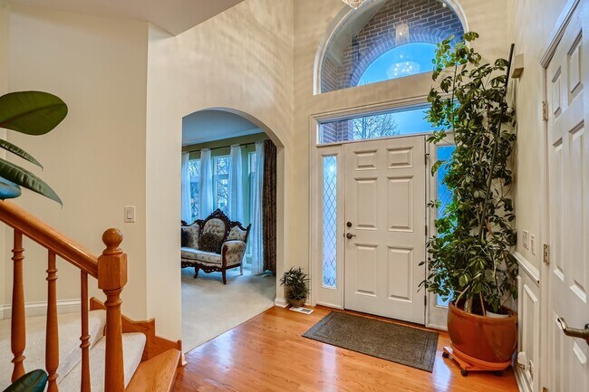 Building Photo - 2119 N Beaver Creek Dr