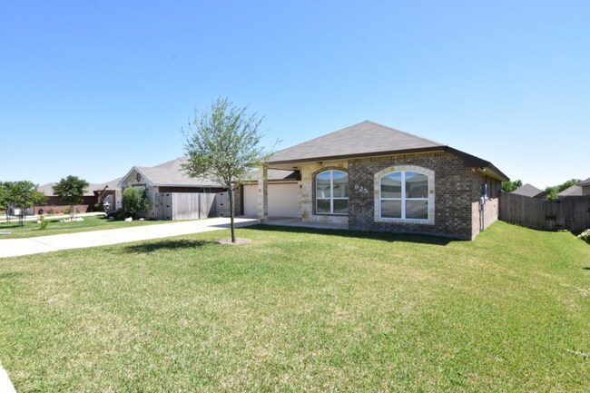 Building Photo - 925 Kacie Dr