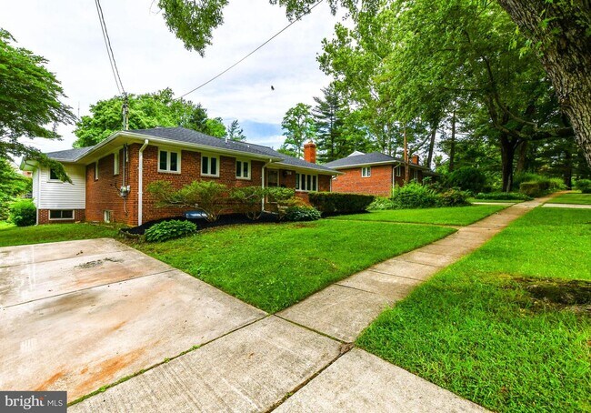 Building Photo - 8606 Lanier Dr