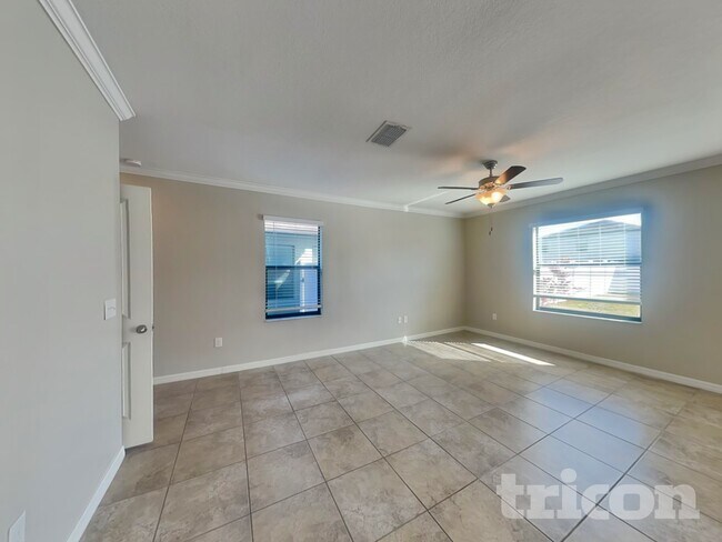 Building Photo - 14812 Crescent Rock Dr