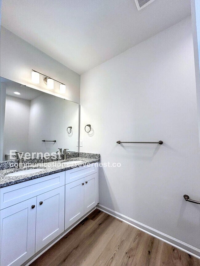 Foto del edificio - 617 14th St SW
