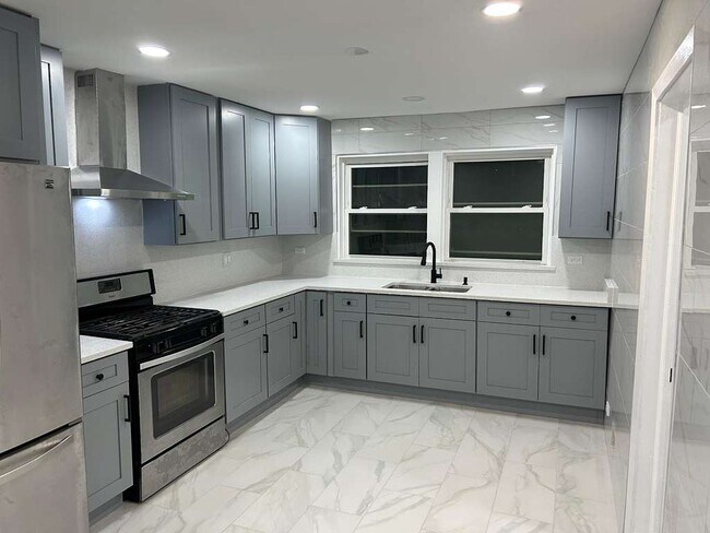 Foto del edificio - 5647 N Spaulding Ave