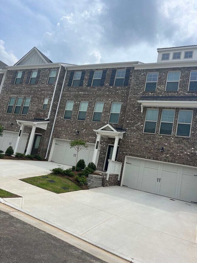 Building Photo - 3 Bedroom Townhome in Marietta
