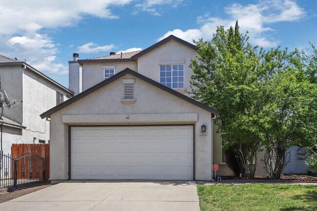 Building Photo - 2056 Middle River Dr
