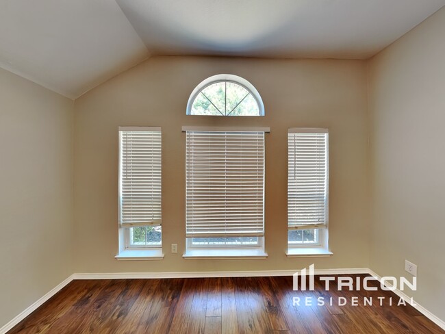 Building Photo - 102 Chesterfield Cir
