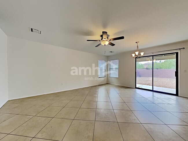 Foto del edificio - 341 W Amber Hawk Ct