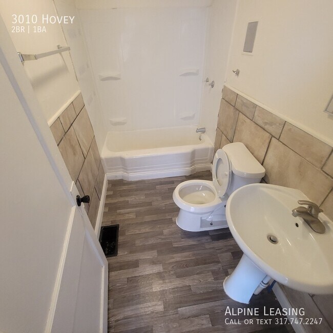 Building Photo - 3010 Hovey-