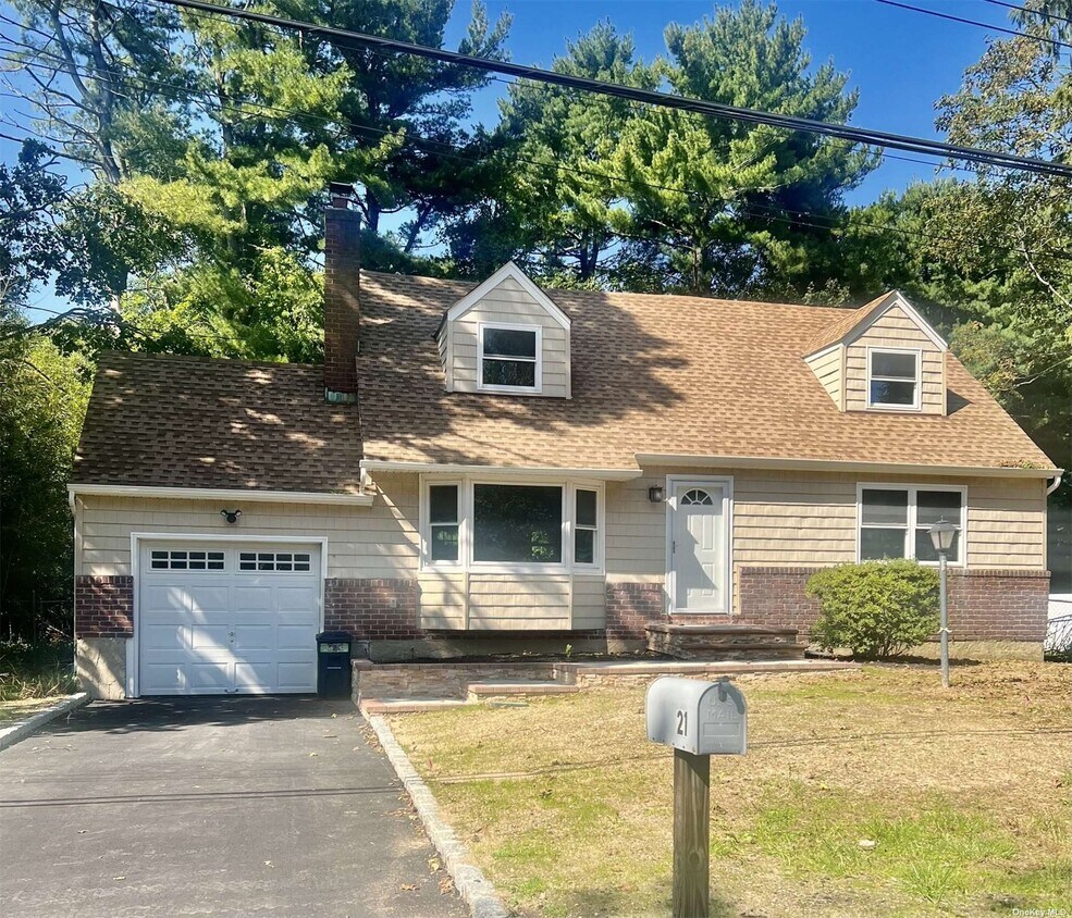 Primary Photo - 21 Ruby Ln
