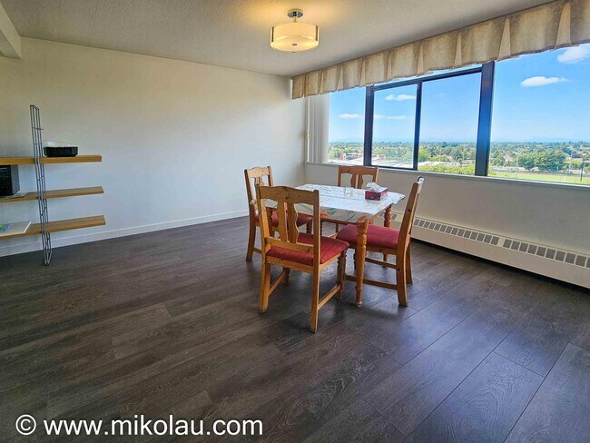 Photo du bâtiment - 6651 Minoru Blvd