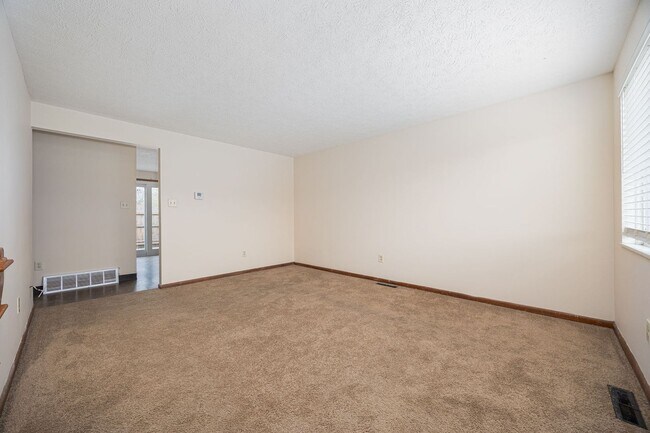 Foto del edificio - 3399 Beachworth Dr