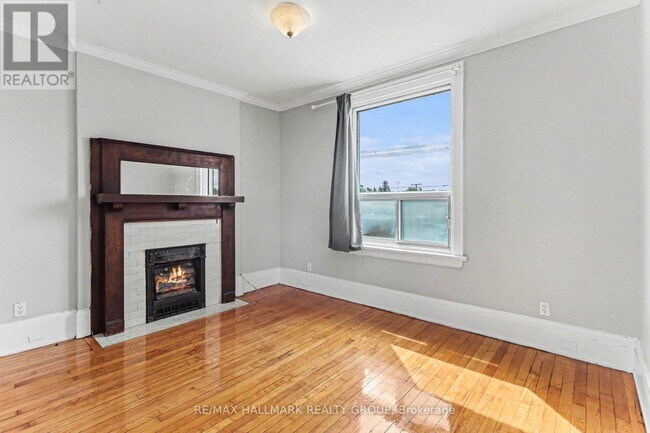 Photo du bâtiment - 1071 Gladstone Ave
