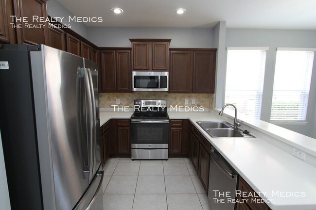 Building Photo - Fantastic East Lake Park Location!