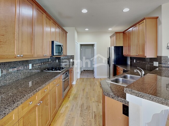 Building Photo - 21507 E Smoky Hill Rd