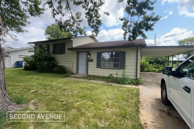 Building Photo - 610 N Bradner Ave