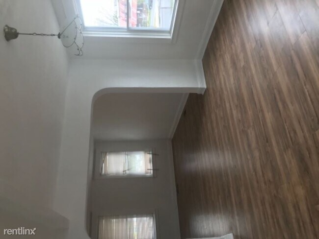 Building Photo - 3 br, 1 bath Townhome - 2319 Aisquith St
