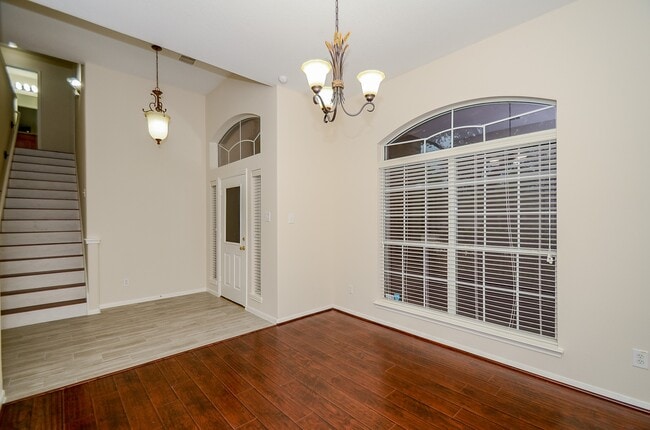 Foto del edificio - 5910 Llano Creek Dr