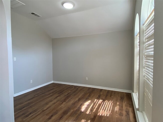 Building Photo - 1544 Commerce Dr